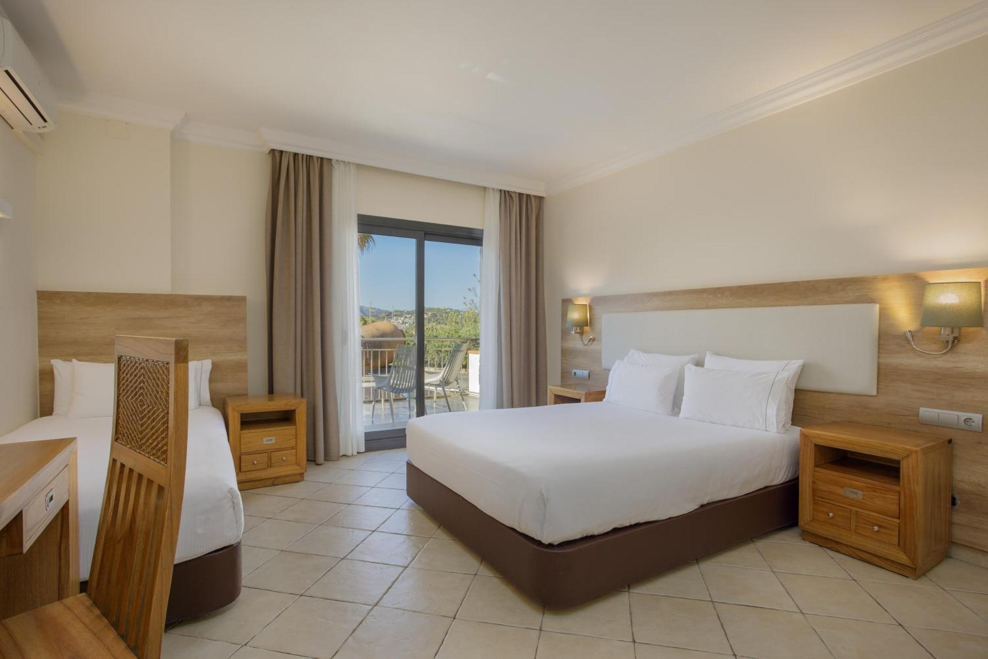 Chambre Double ou Lits Jumeaux Standard avec Lit d'Appoint